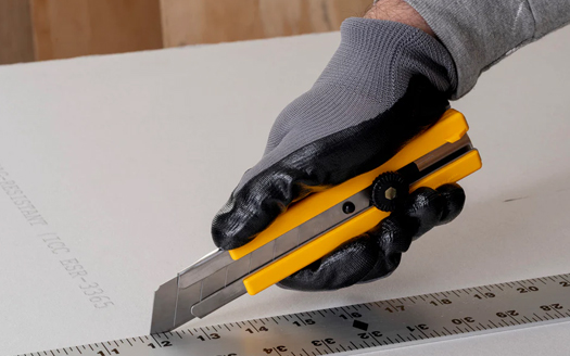 Modul corect de a utiliza un cuțit de utilitate
